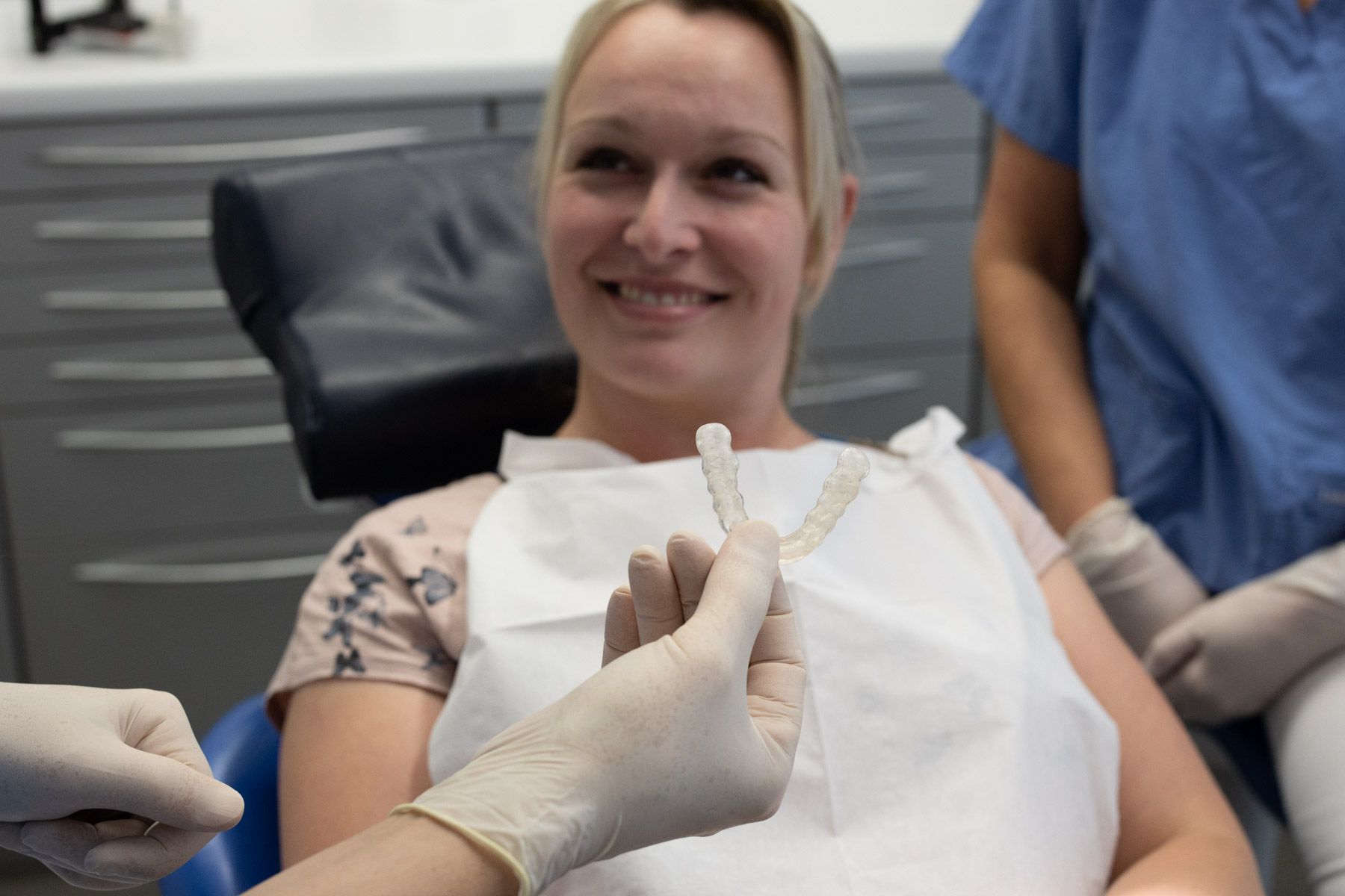 Eine kleine Schiene hilft gegen das Zahnknirschen und andere Beeinträchtigungen