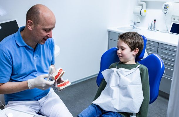 Kinder beim Zahnarzt